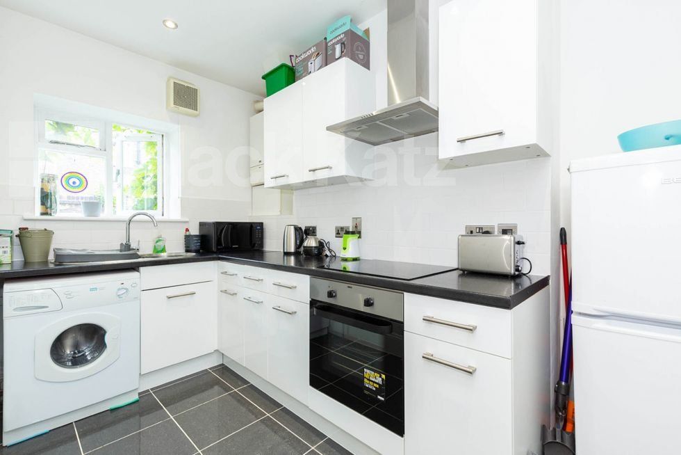 Property photo 1 of 5