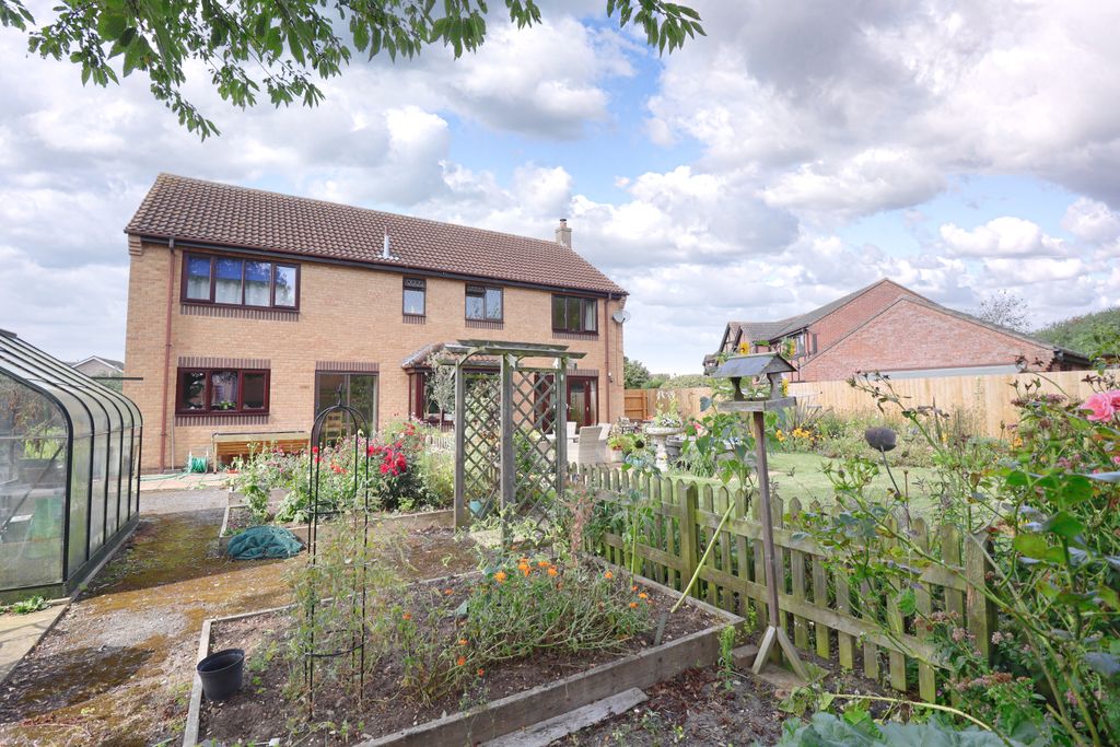 Additional image 21 of 5 bed detached house for saleCarlisle Gardens, Horncastle LN9