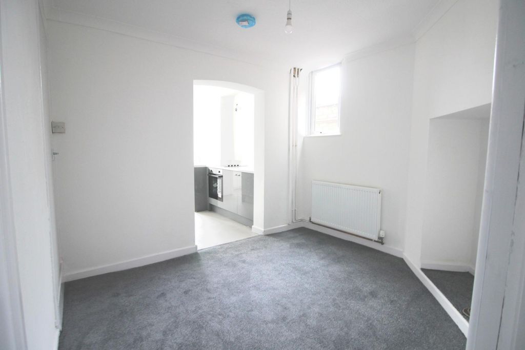 Property photo 3 of 9 Photo 3