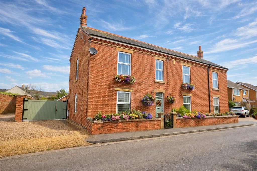 Property photo 1 of 34 Substantial Detached Farmhouse Set Behind Gated Ac