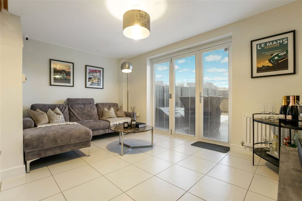 Property photo 2 of 21 Picture No. 02