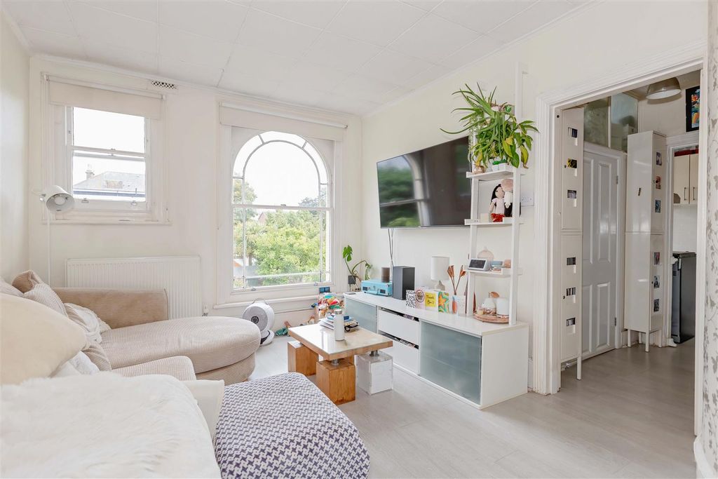 Property photo 2 of 10 Belsize_1.Jpg