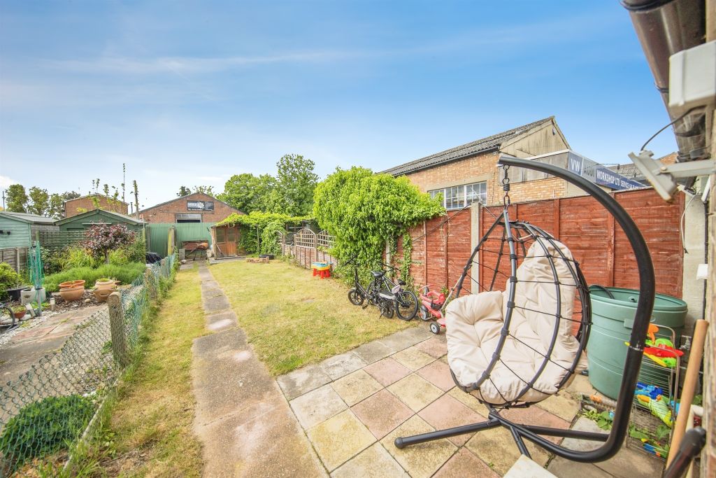 Property photo 3 of 12