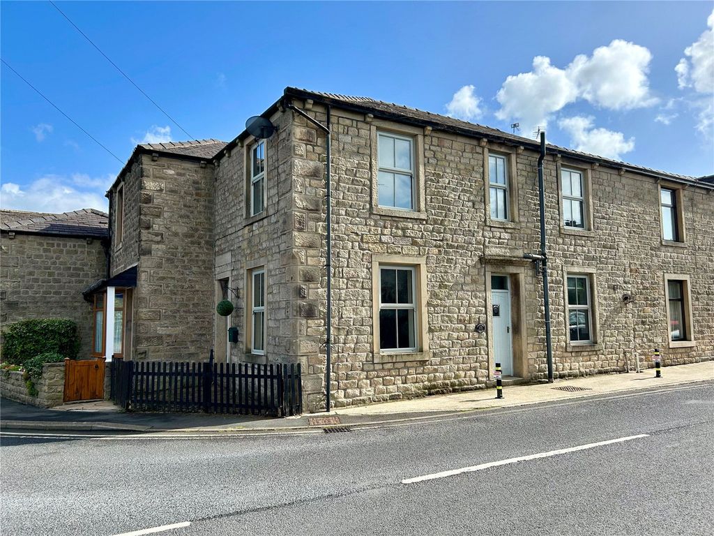 Property photo 1 of 11 External - Front