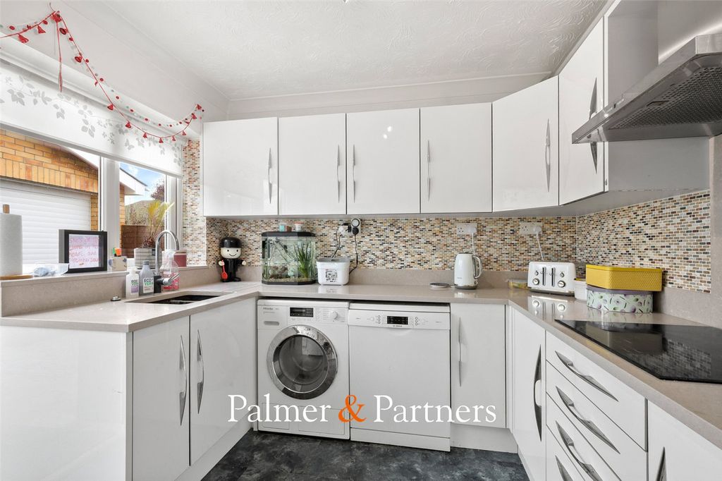 Property photo 3 of 24 Picture No. 18