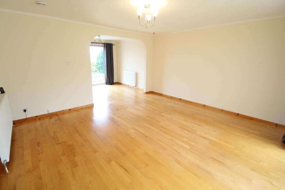 Property photo 2 of 11 Lounge − Dining