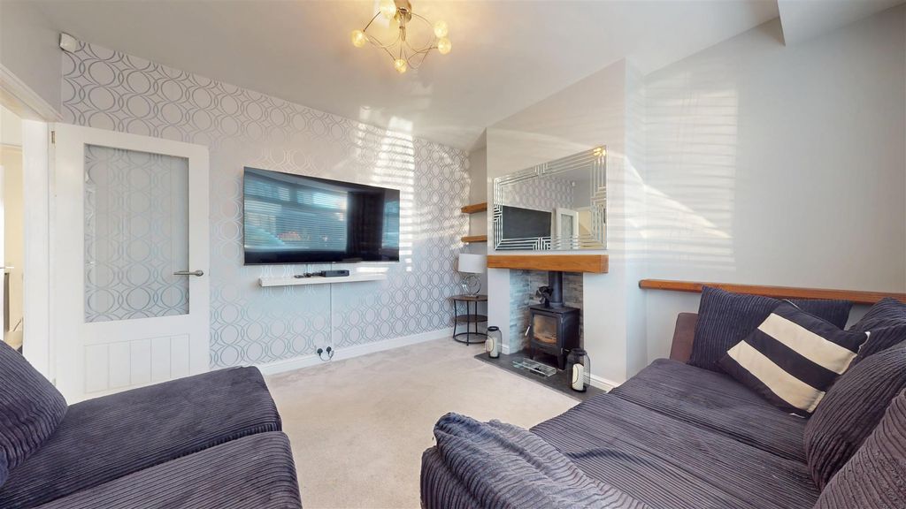 Property photo 2 of 26 St Georges Avenue Living Room