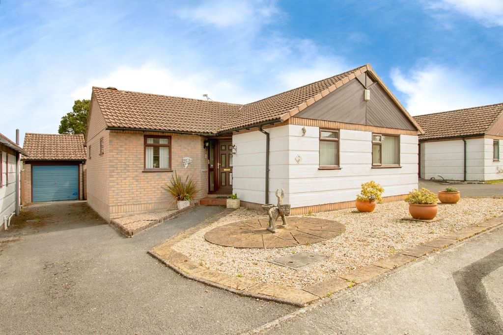 Property photo 1 of 12 Exterior