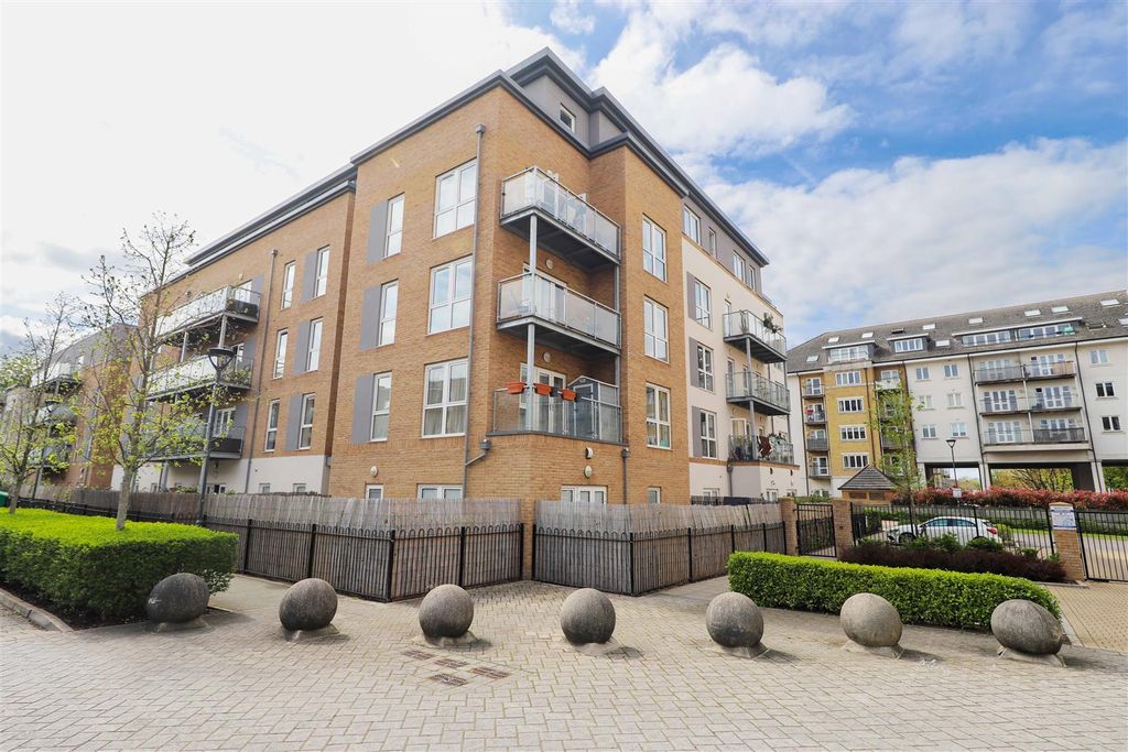 Property photo 2 of 16