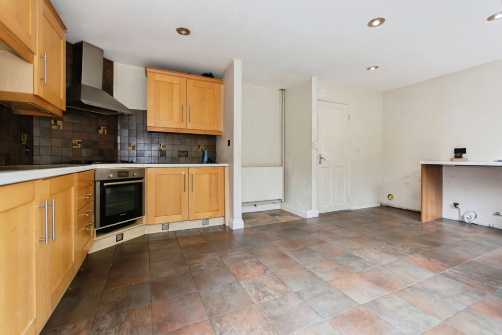 Property photo 2 of 17 Kitchen