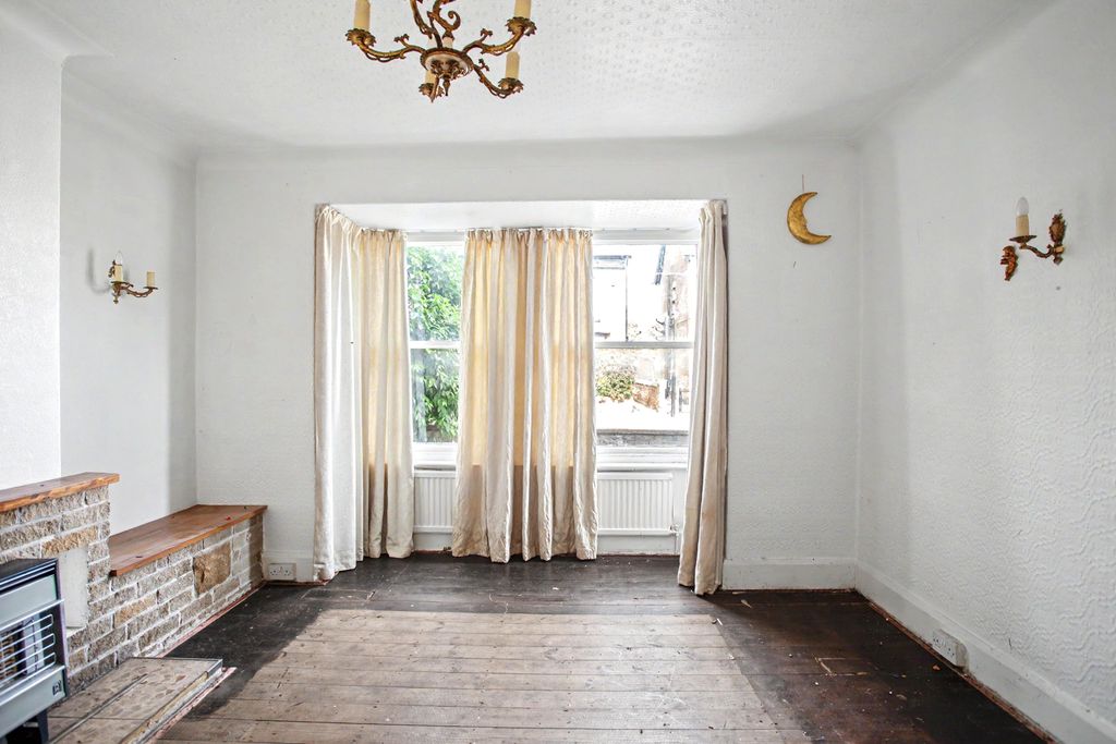 Property photo 3 of 21