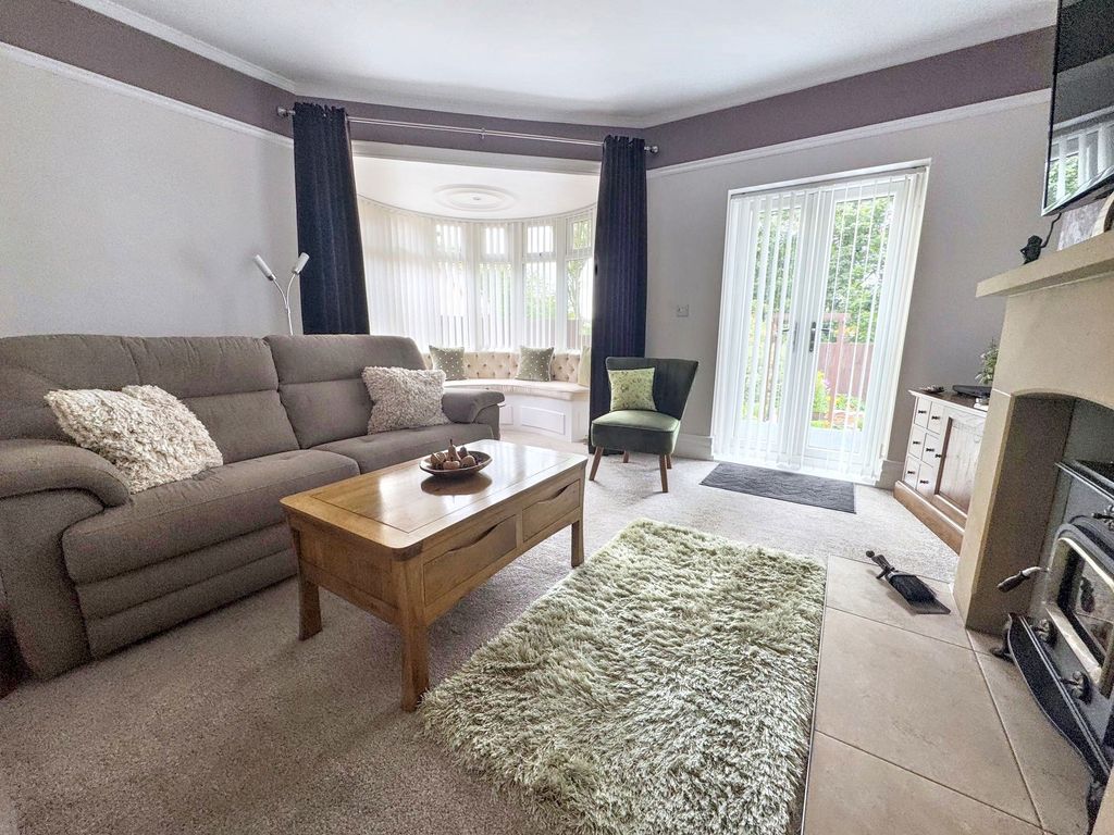 Property photo 2 of 32