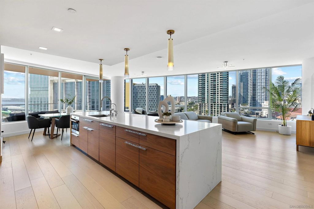 Property photo 3 of 50