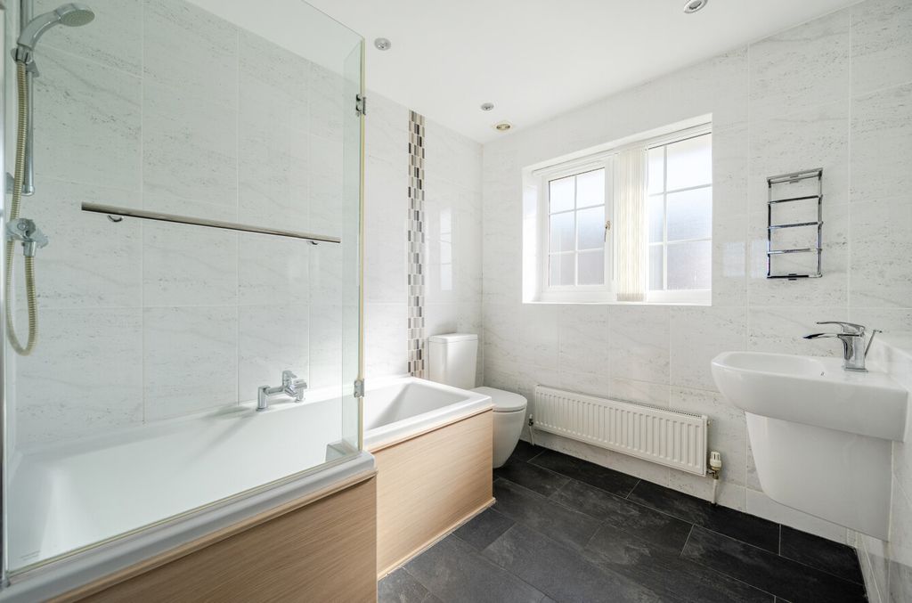 Property photo 2 of 22 1438334-9-69ce3Bd...
