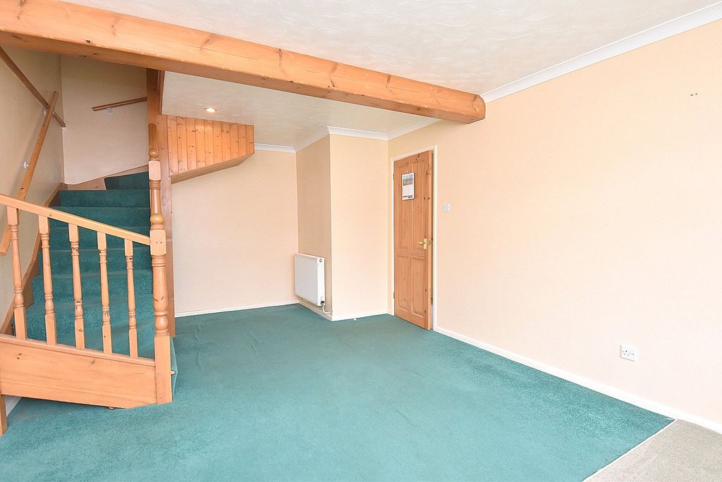 Property photo 3 of 10 Living Room