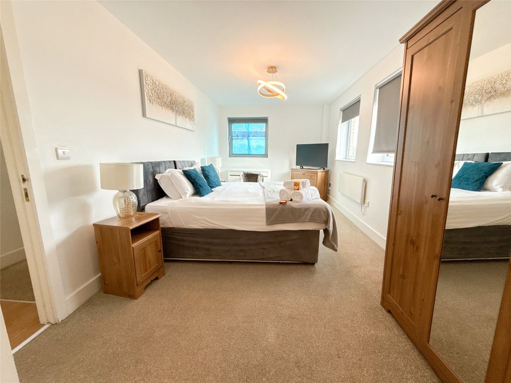 Property photo 2 of 18 Bedroom One