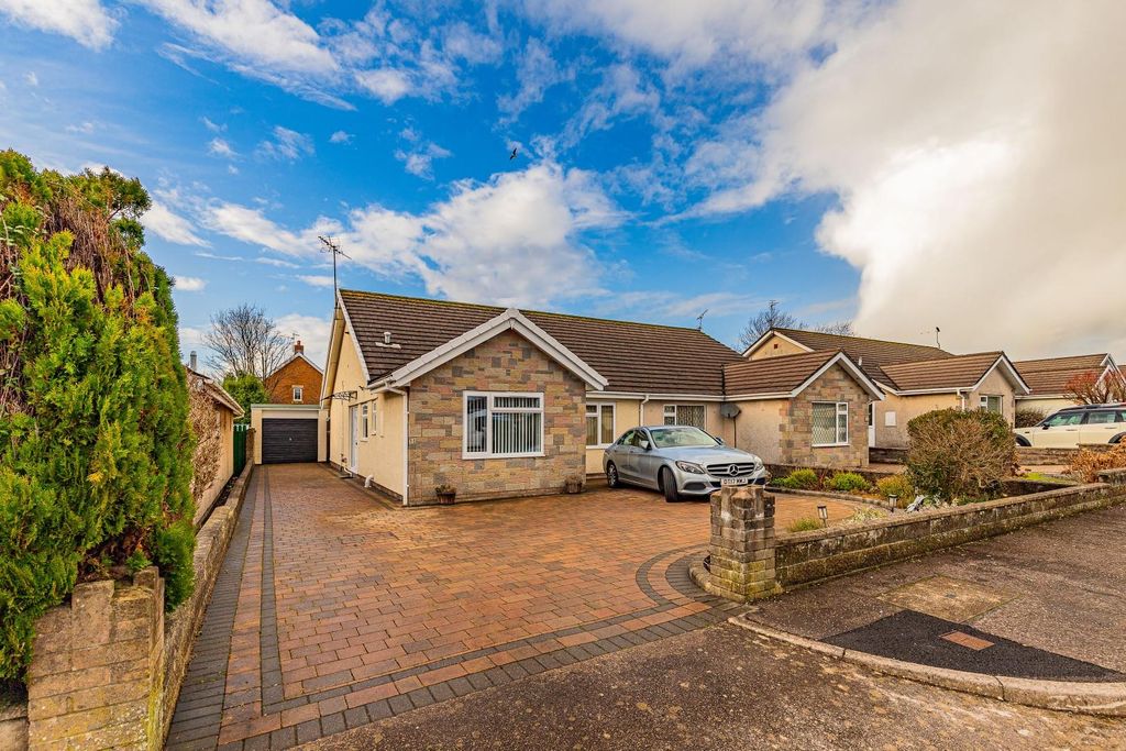 Property photo 1 of 19 16-20.Jpg