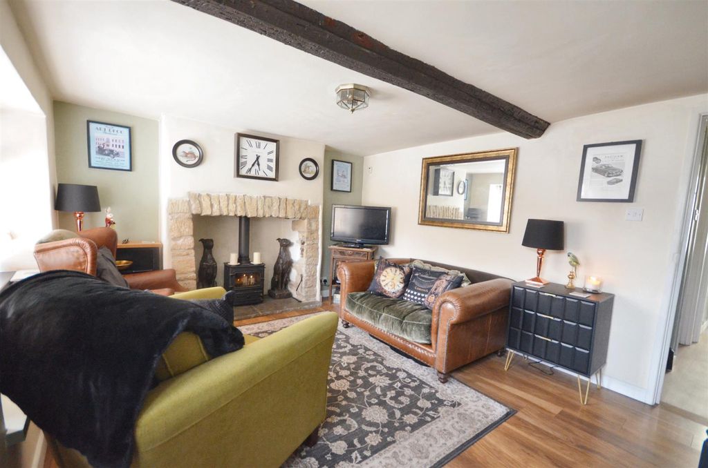 Property photo 2 of 11 Sitting Room