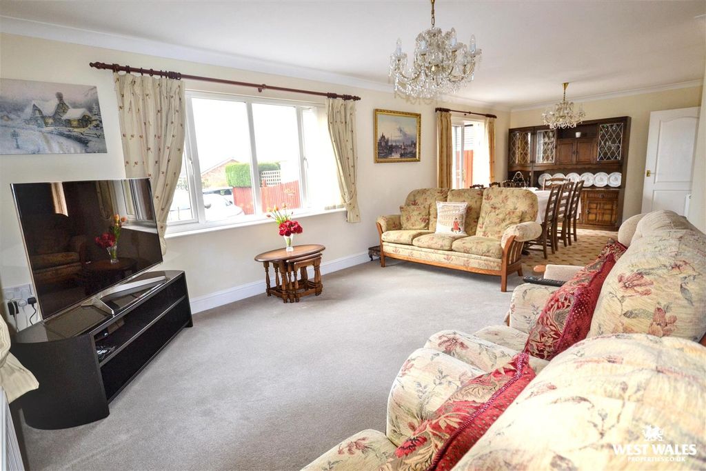 Property photo 3 of 24 1 (2).Jpg