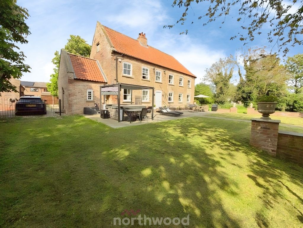 Property photo 1 of 37