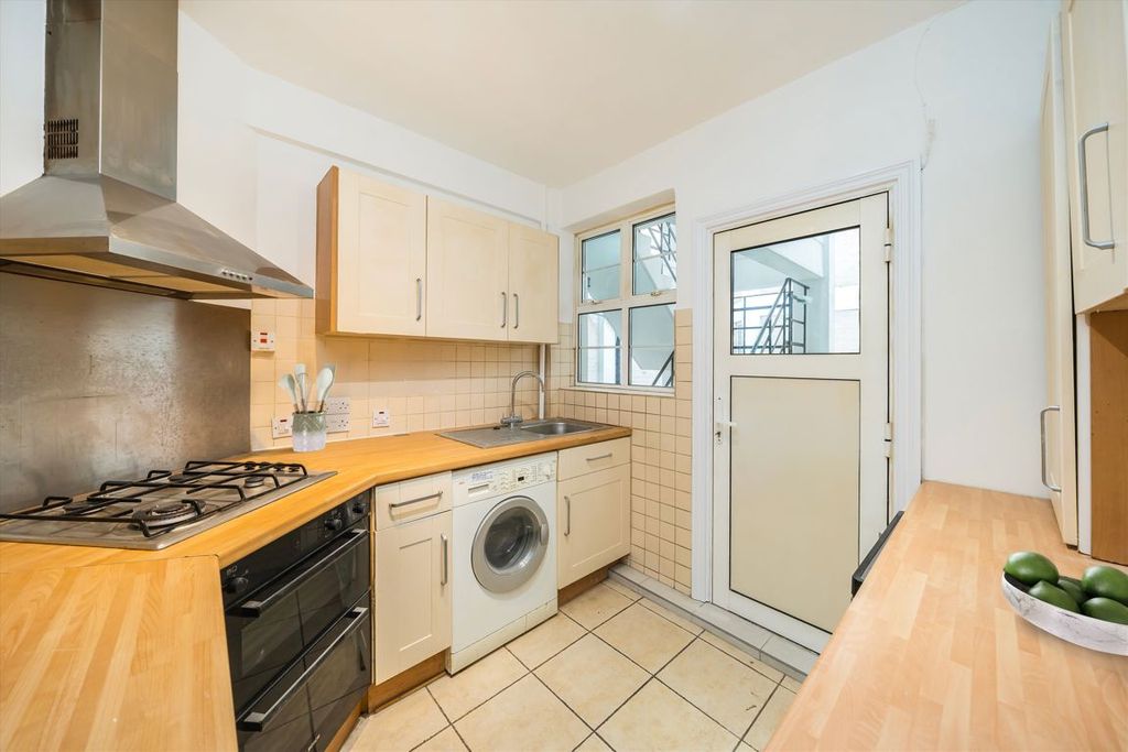 Property photo 3 of 6