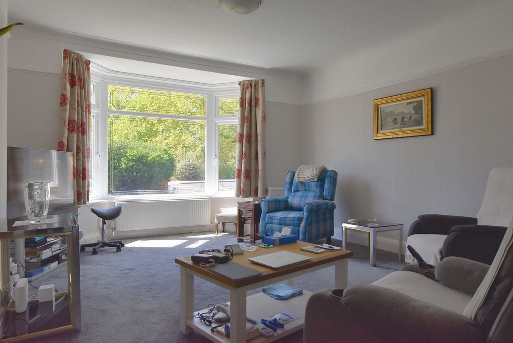 Property photo 3 of 44
