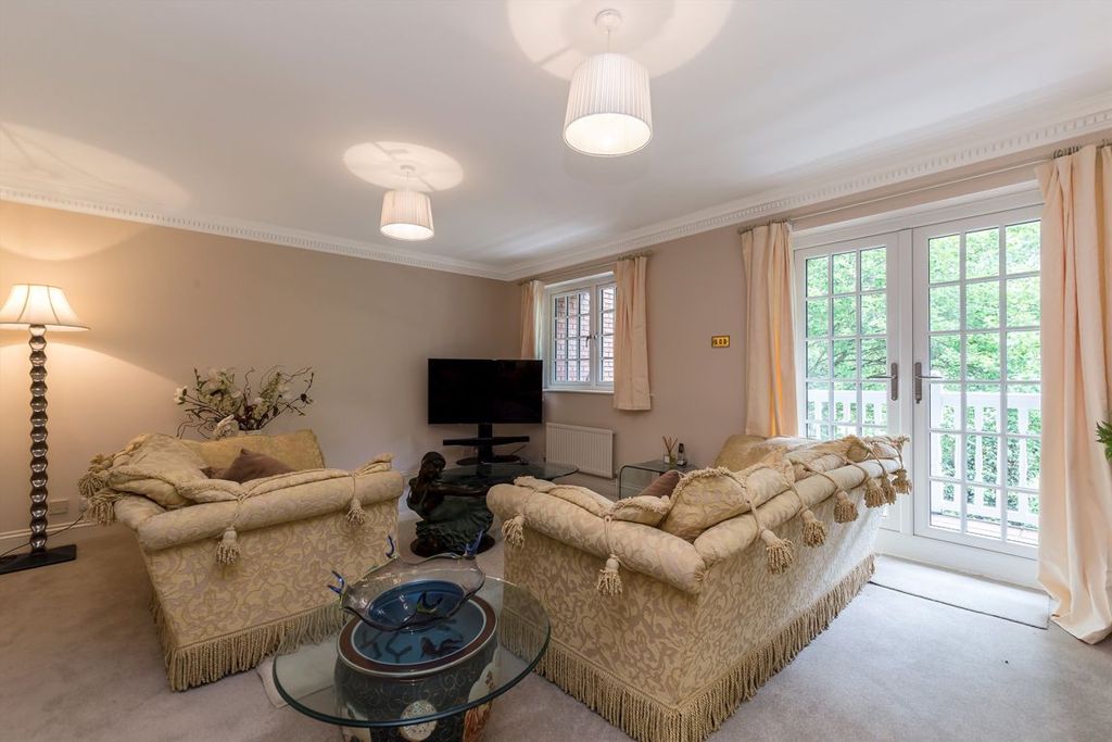 Property photo 3 of 9