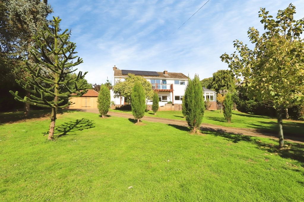 Property photo 2 of 36