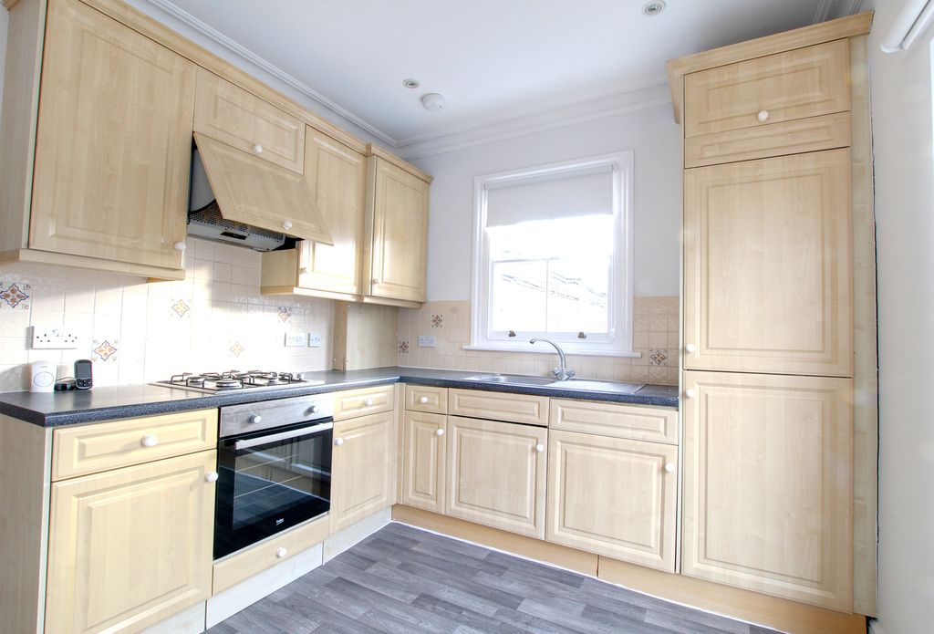 Property photo 3 of 8 3.Jpg