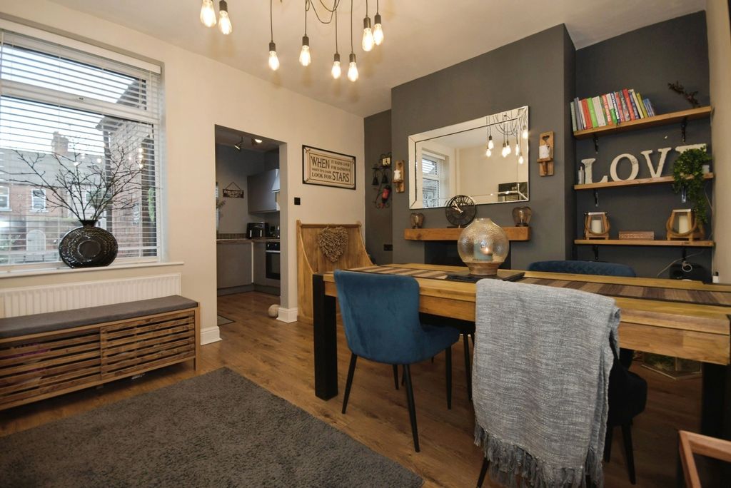 Property photo 3 of 20 Pbox-Img.Jpg