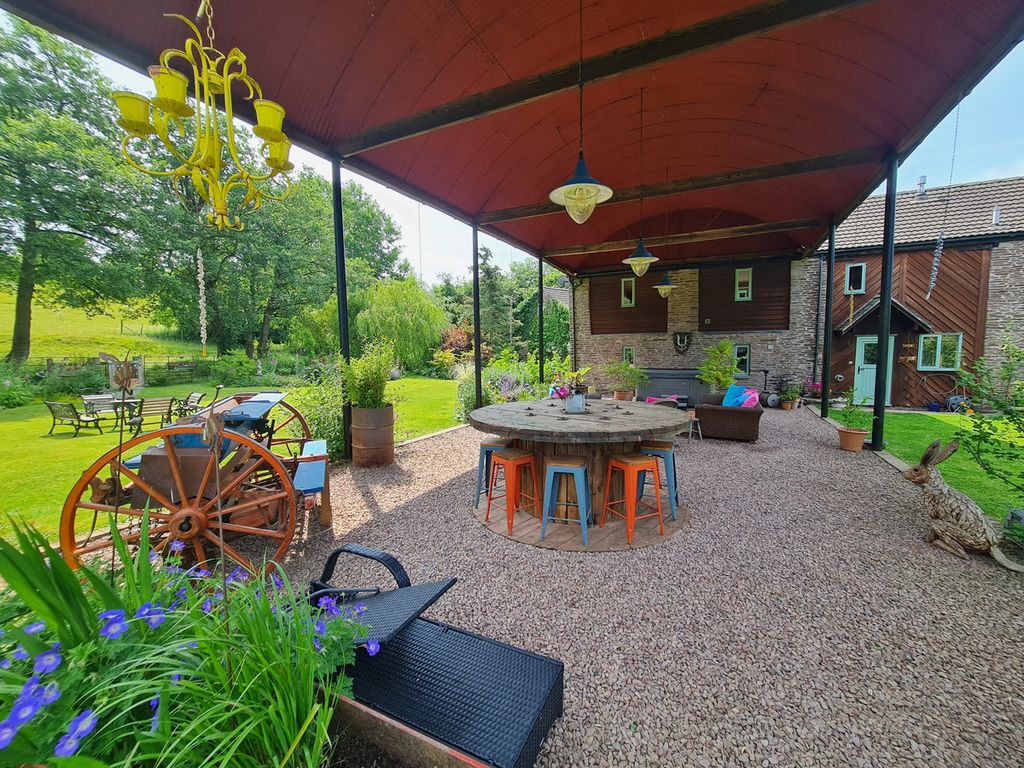 Property photo 2 of 50