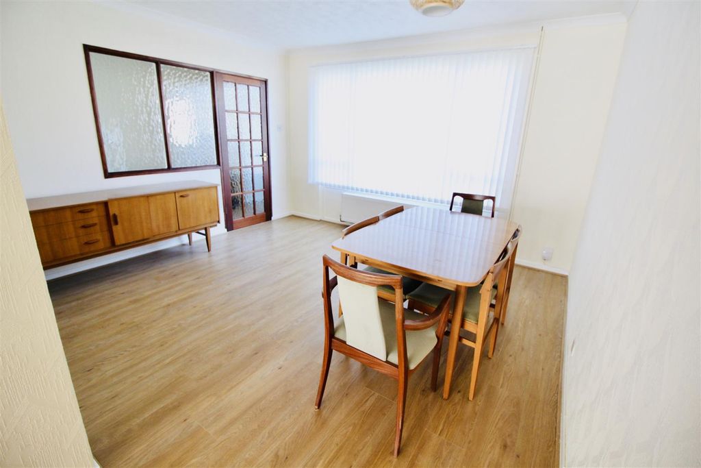 Property photo 3 of 9 Dining Area