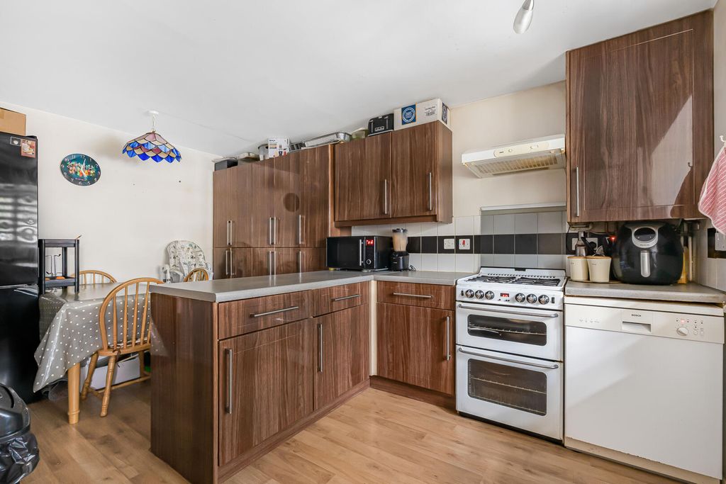 Property photo 3 of 16 Kitchen