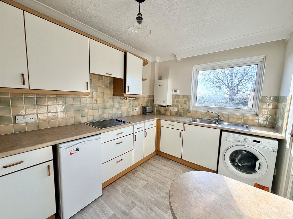 Property photo 2 of 13 Picture No. 17