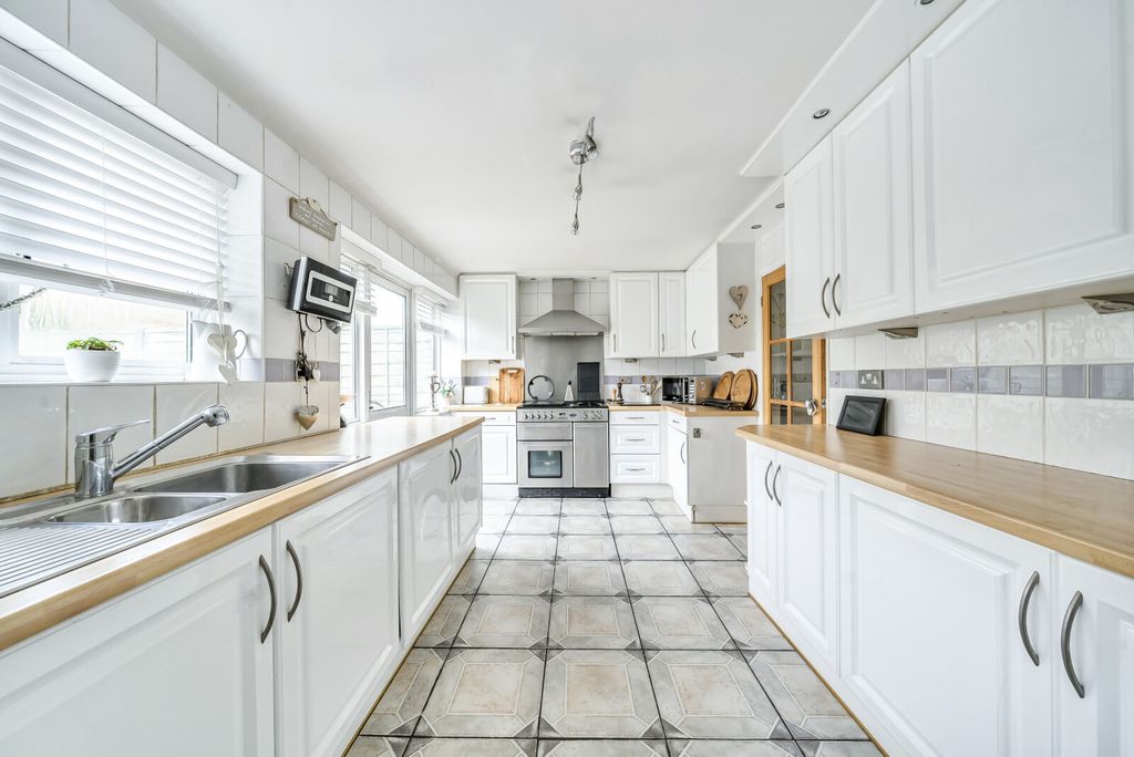 Property photo 3 of 18 1346547-15-68B16F...