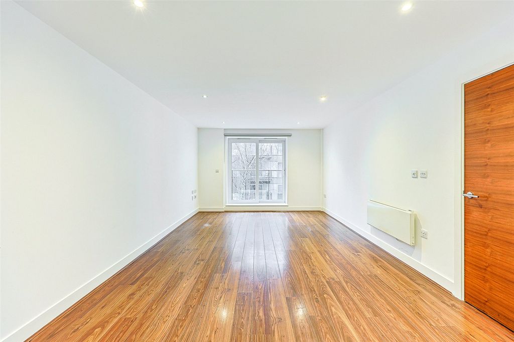 Property photo 3 of 18 Picture No. 14