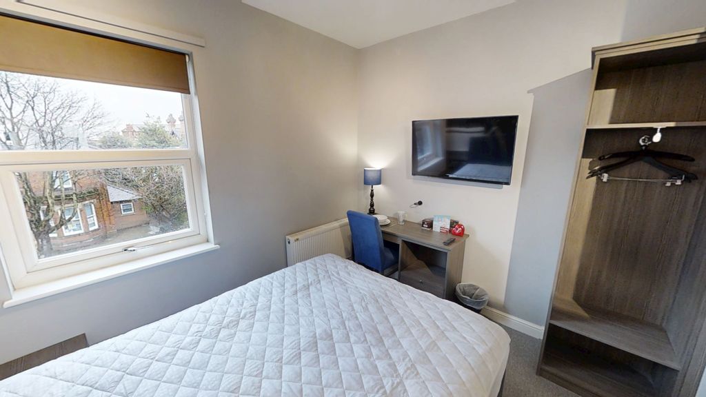 Property photo 1 of 7 R-13