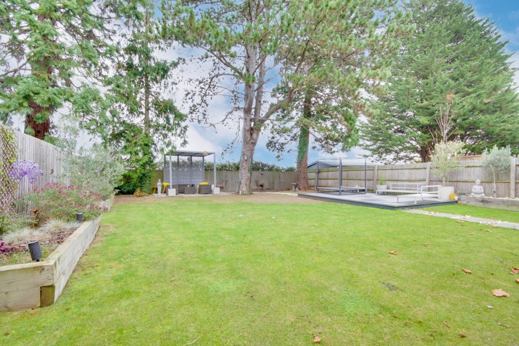 Property photo 2 of 21 Img_1932-Img_1934