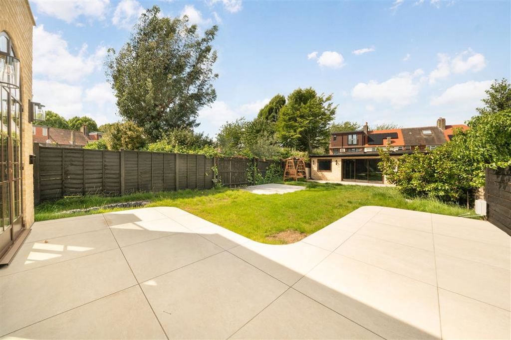 Property photo 3 of 13