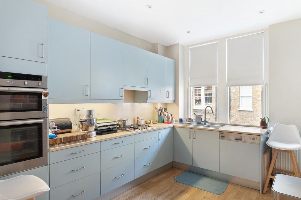 Property photo 3 of 17