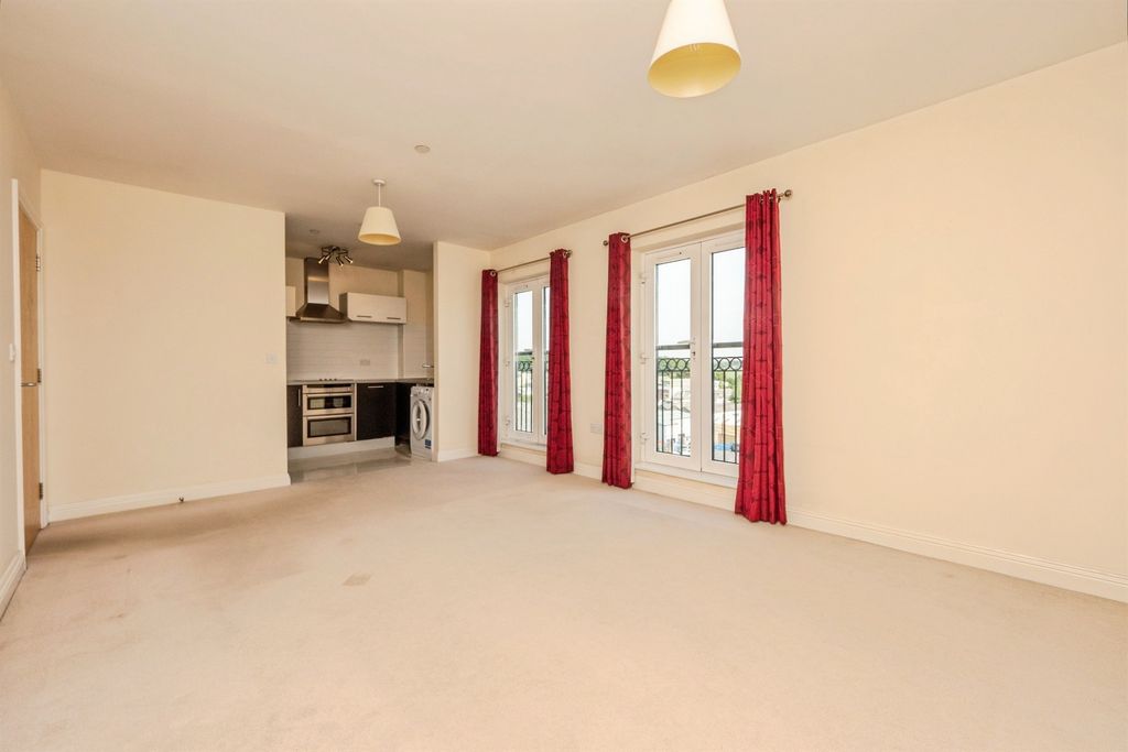 Property photo 3 of 15