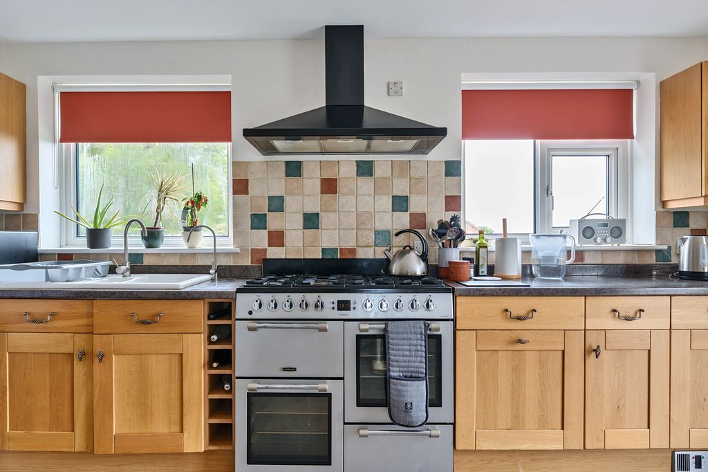 Property photo 3 of 24