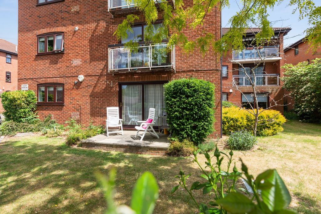 Property photo 2 of 12