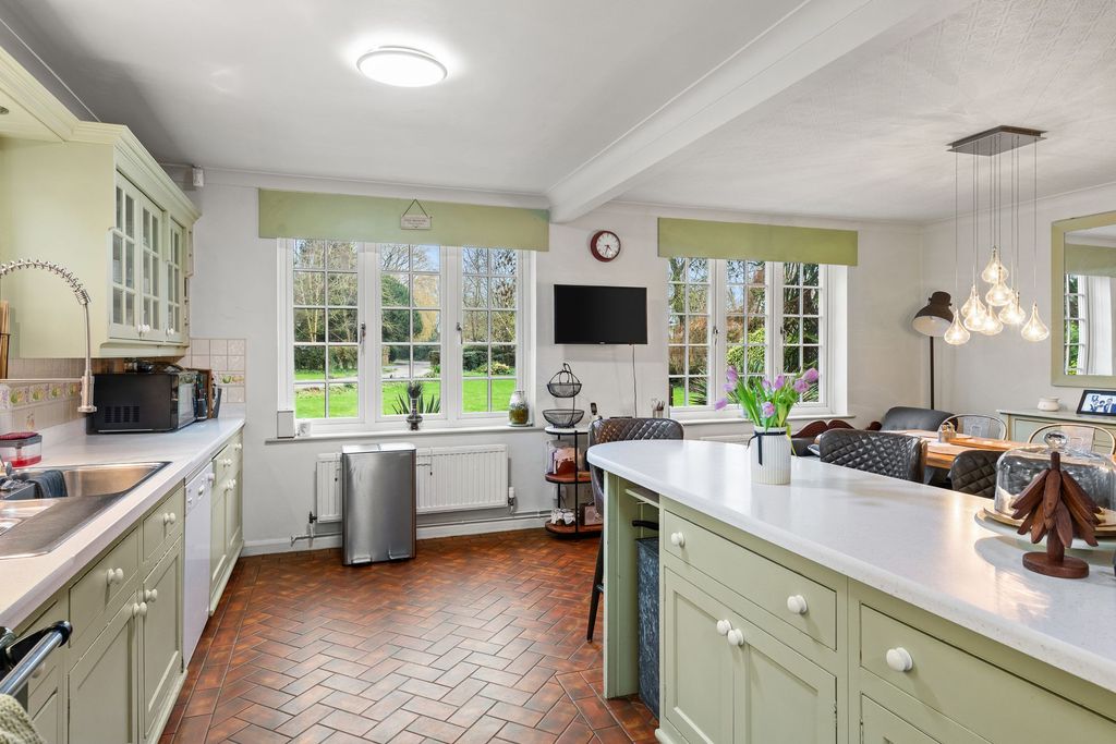Property photo 2 of 35