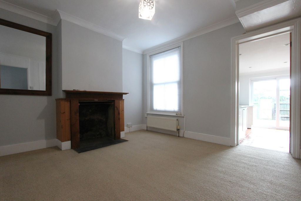 Property photo 3 of 11 Photo 2