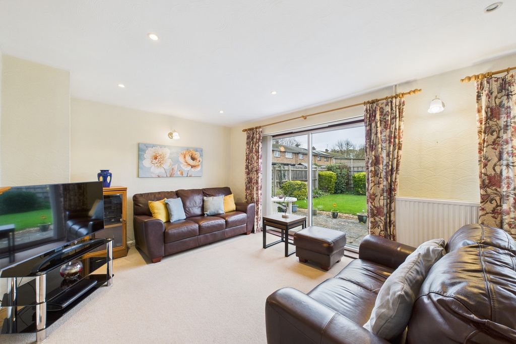 Property photo 2 of 21