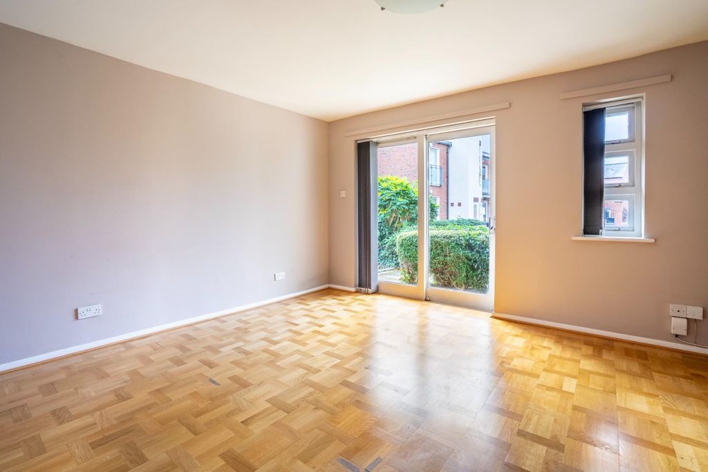 Property photo 2 of 16 Living Room