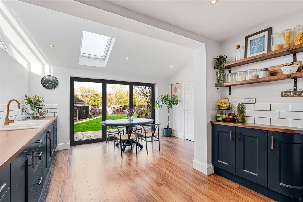 Property photo 3 of 19 Picture No. 11