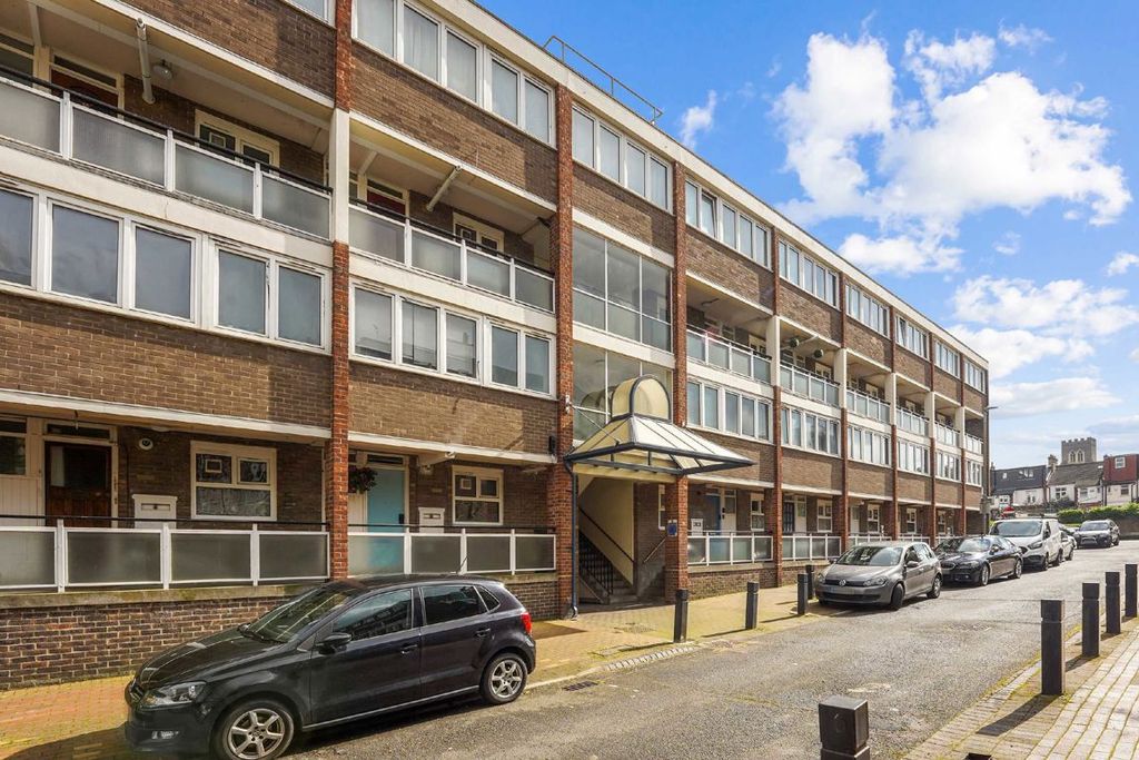 Property photo 1 of 6