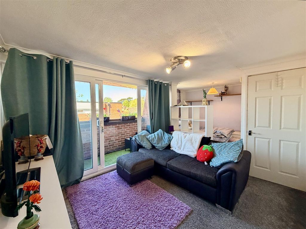 Property photo 2 of 13 2